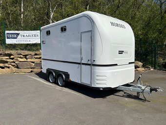 Equi-Trek Space-Treka III Horse Trailer