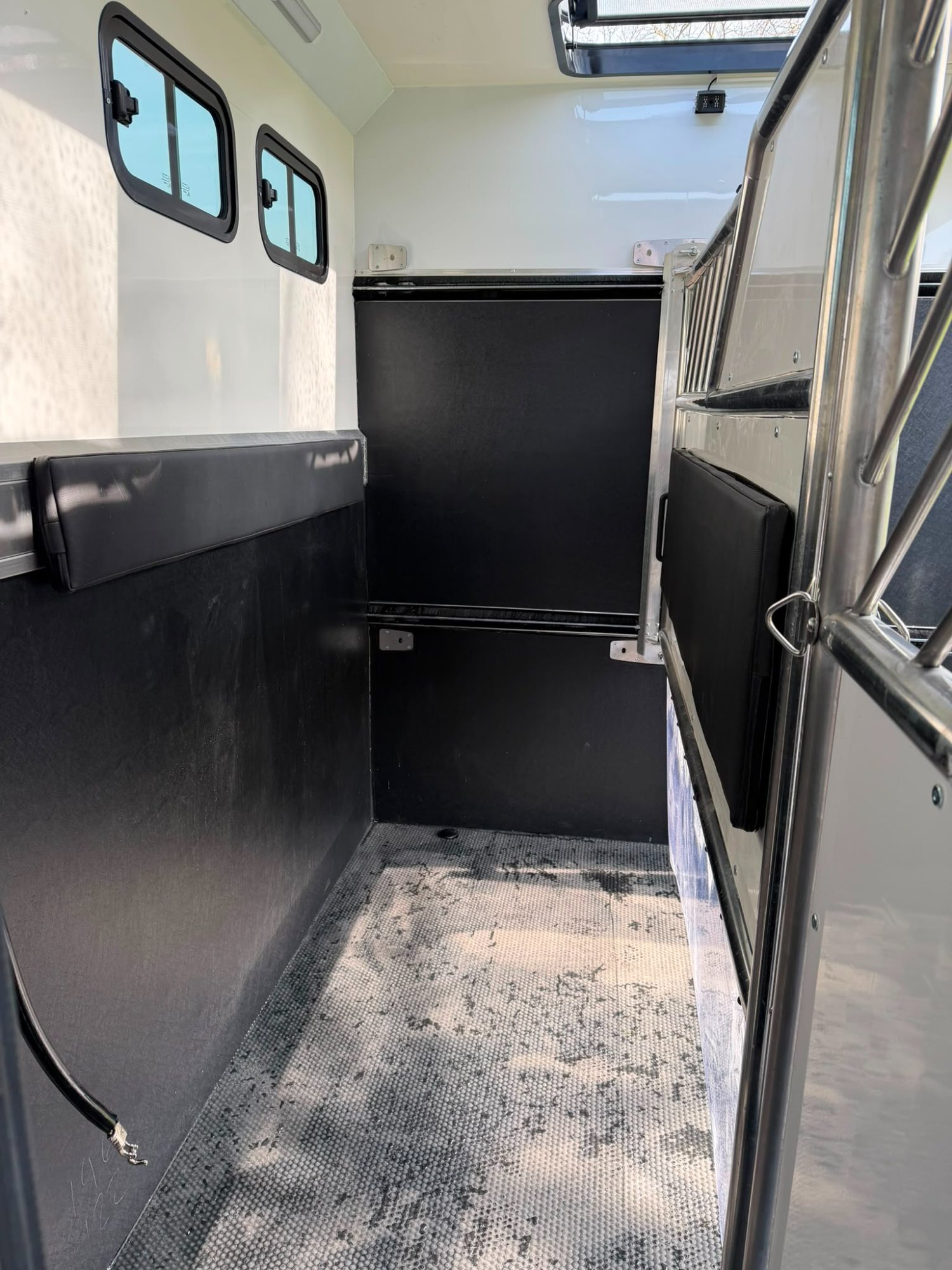 John Oates Transporter Renault Horsebox - Horseboxes Up to 3.5 Tonnes