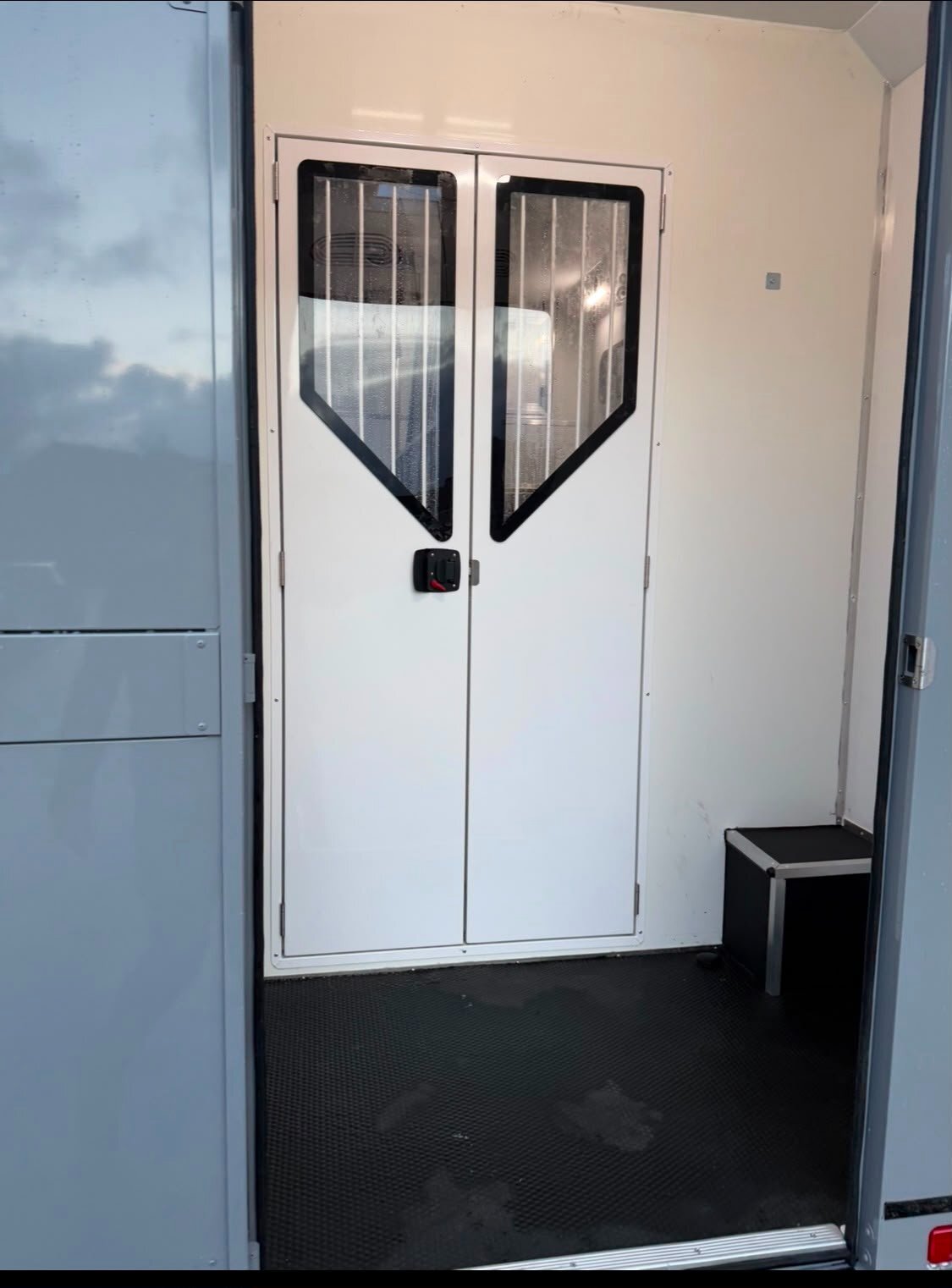 John Oates Transporter Renault Horsebox 