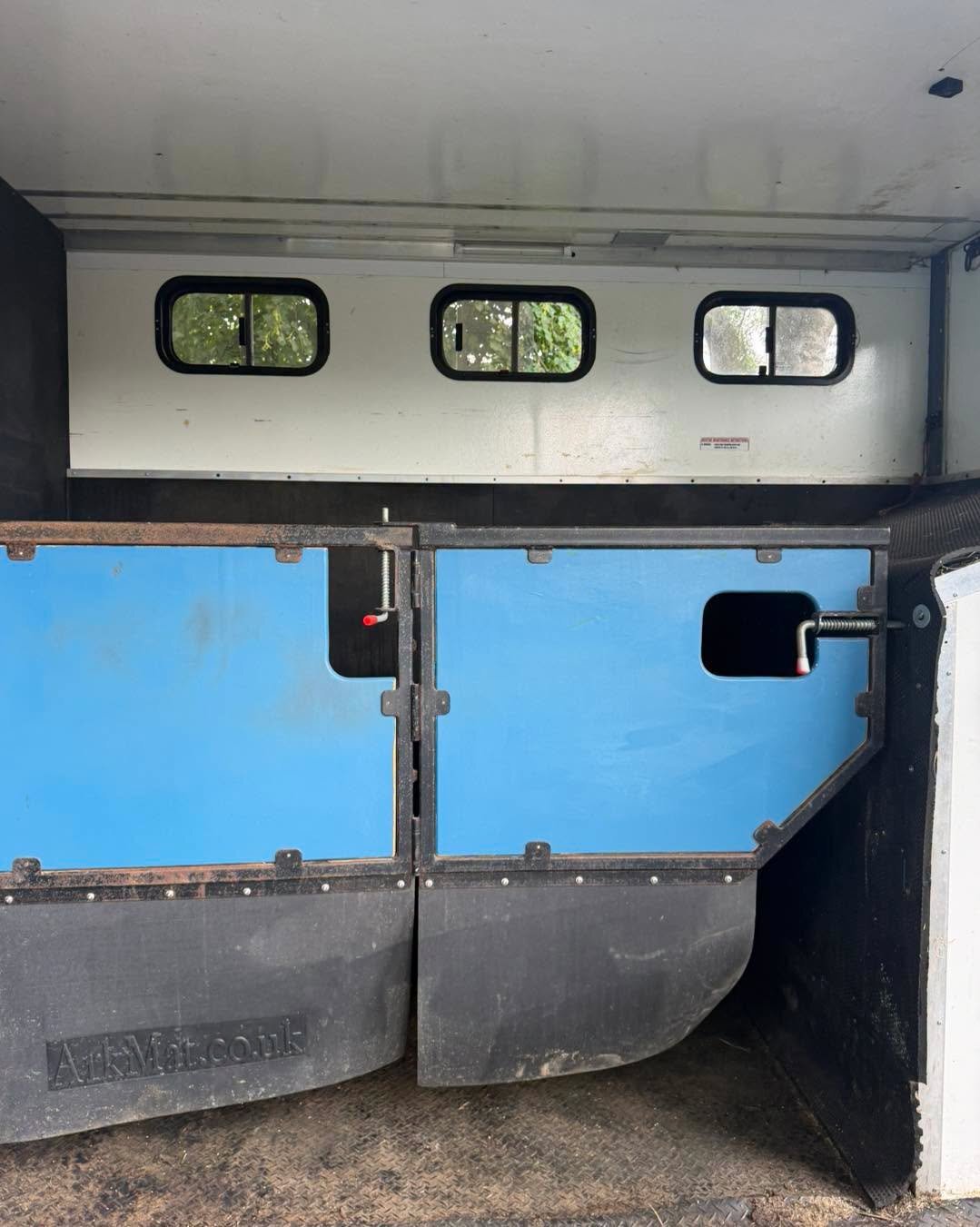 Horseboxes 3.6-7.5 Tonnes - Other Compact Mitsubishi Fuso Horsebox