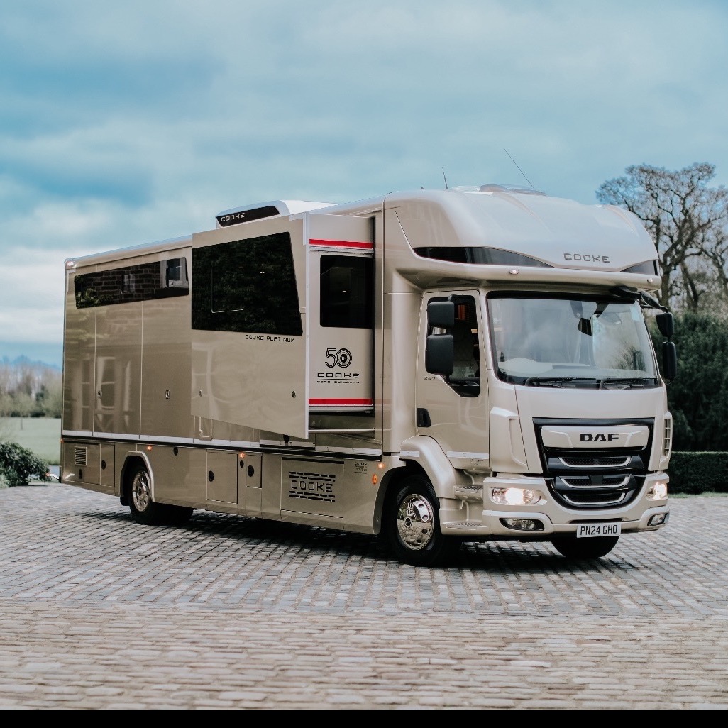 Cooke Platinum 16t DAF LF AUTO Horsebox