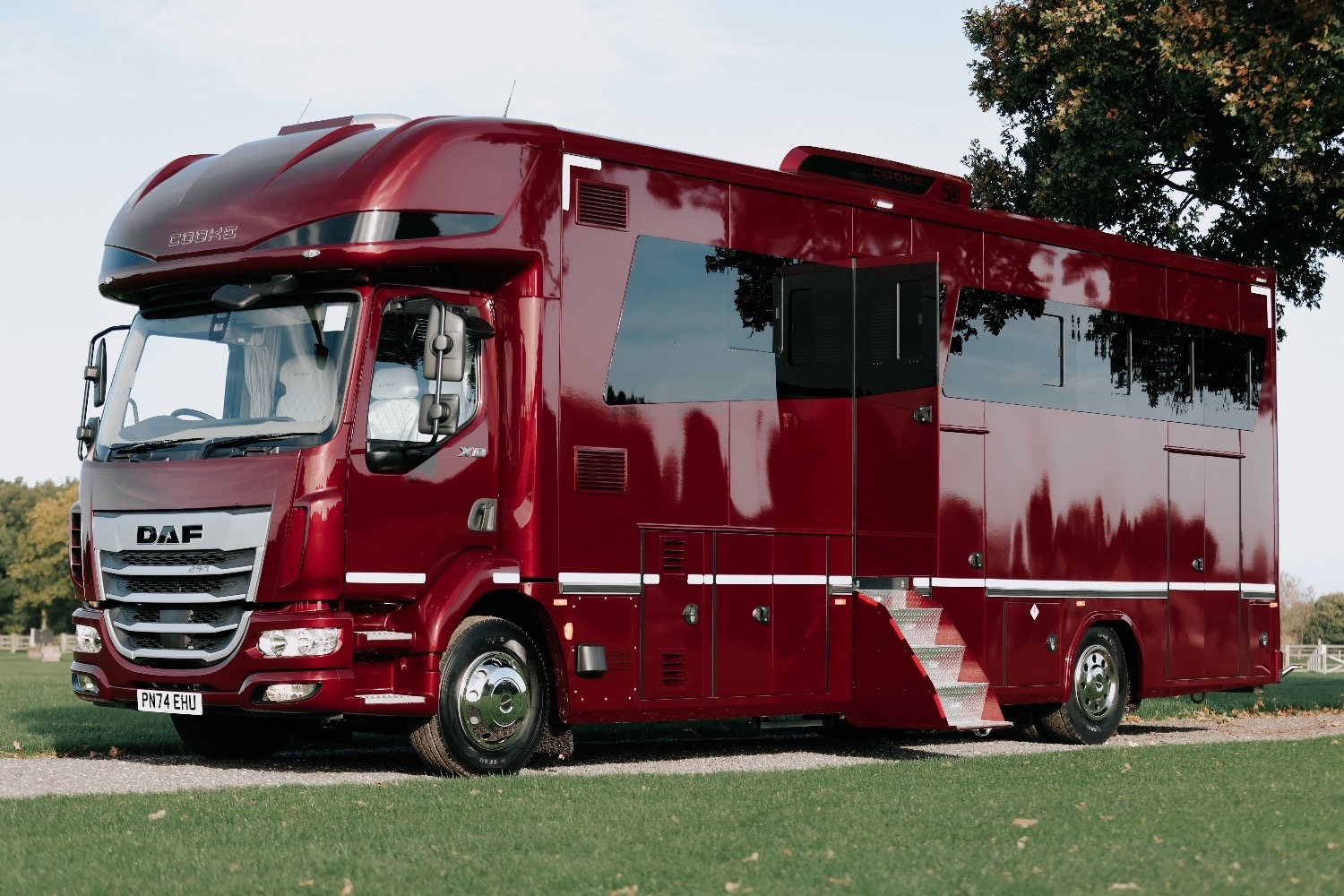Cooke Platinum 16t DAF LF AUTO Horsebox - Horseboxes Over 7.6 Tonnes in 