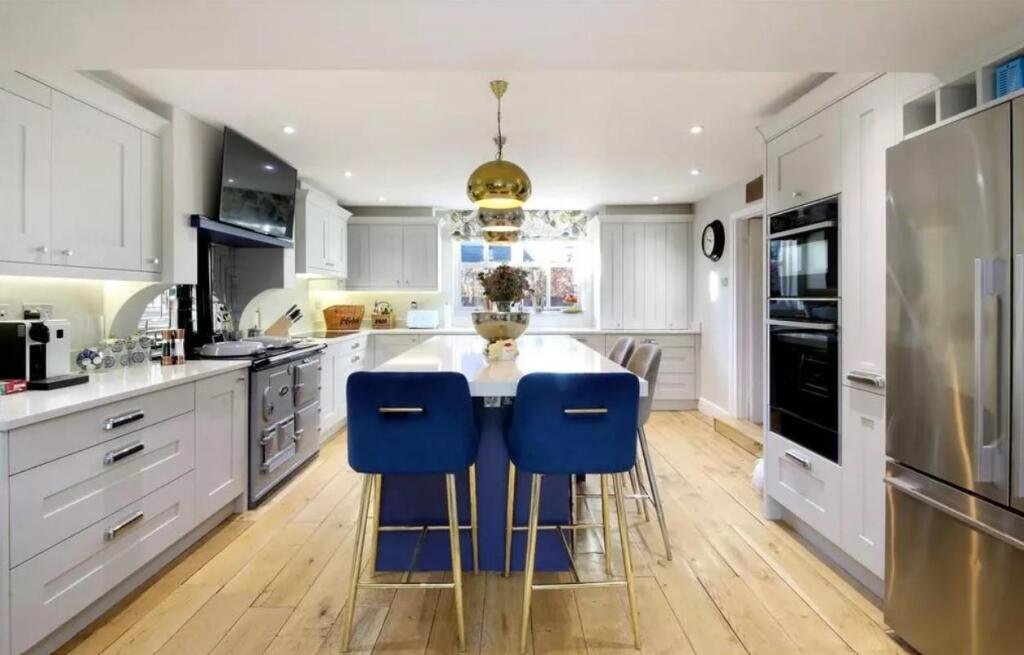 Country Properties - Country Property Property for sale in Binfield