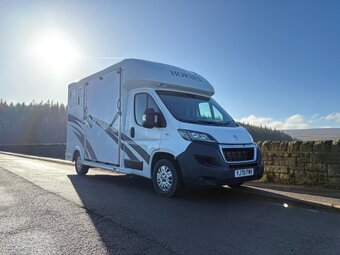 Peugeot Boxer Horsebox