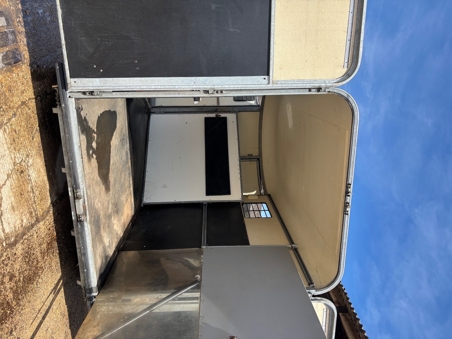 Horse Trailers - Fautras Obliq 2  Horse Trailer in 