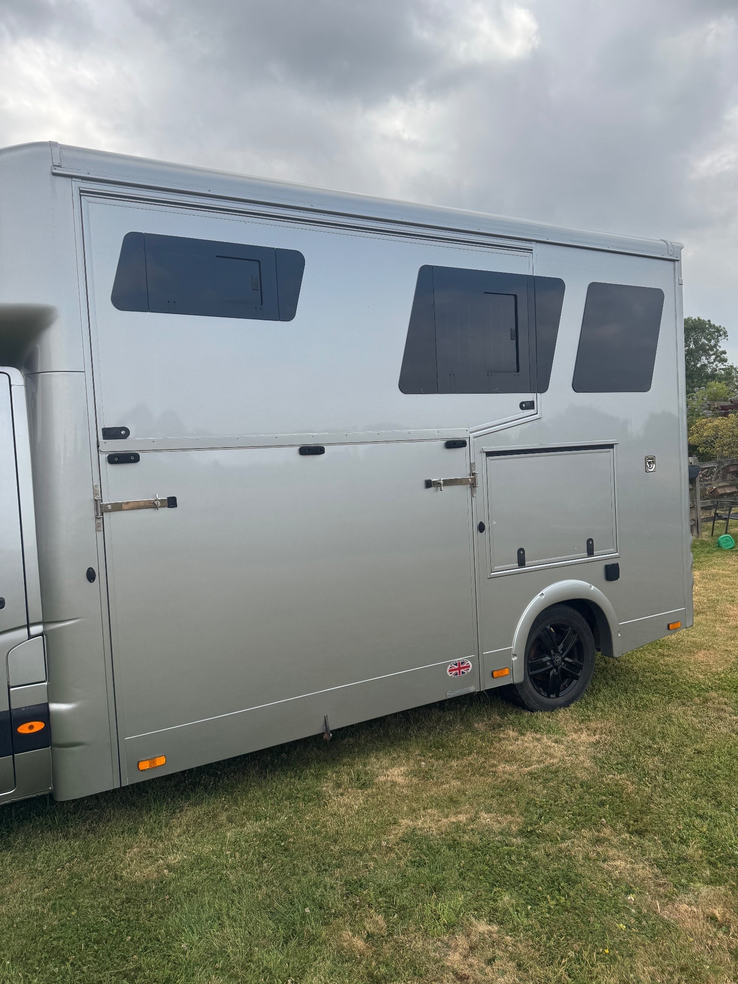  JM Horseboxes J m chaser xl Renault Horsebox