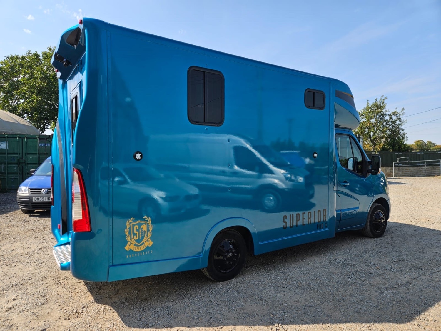 Superior Pro X Nissan Horsebox - Horseboxes Up to 3.5 Tonnes in 