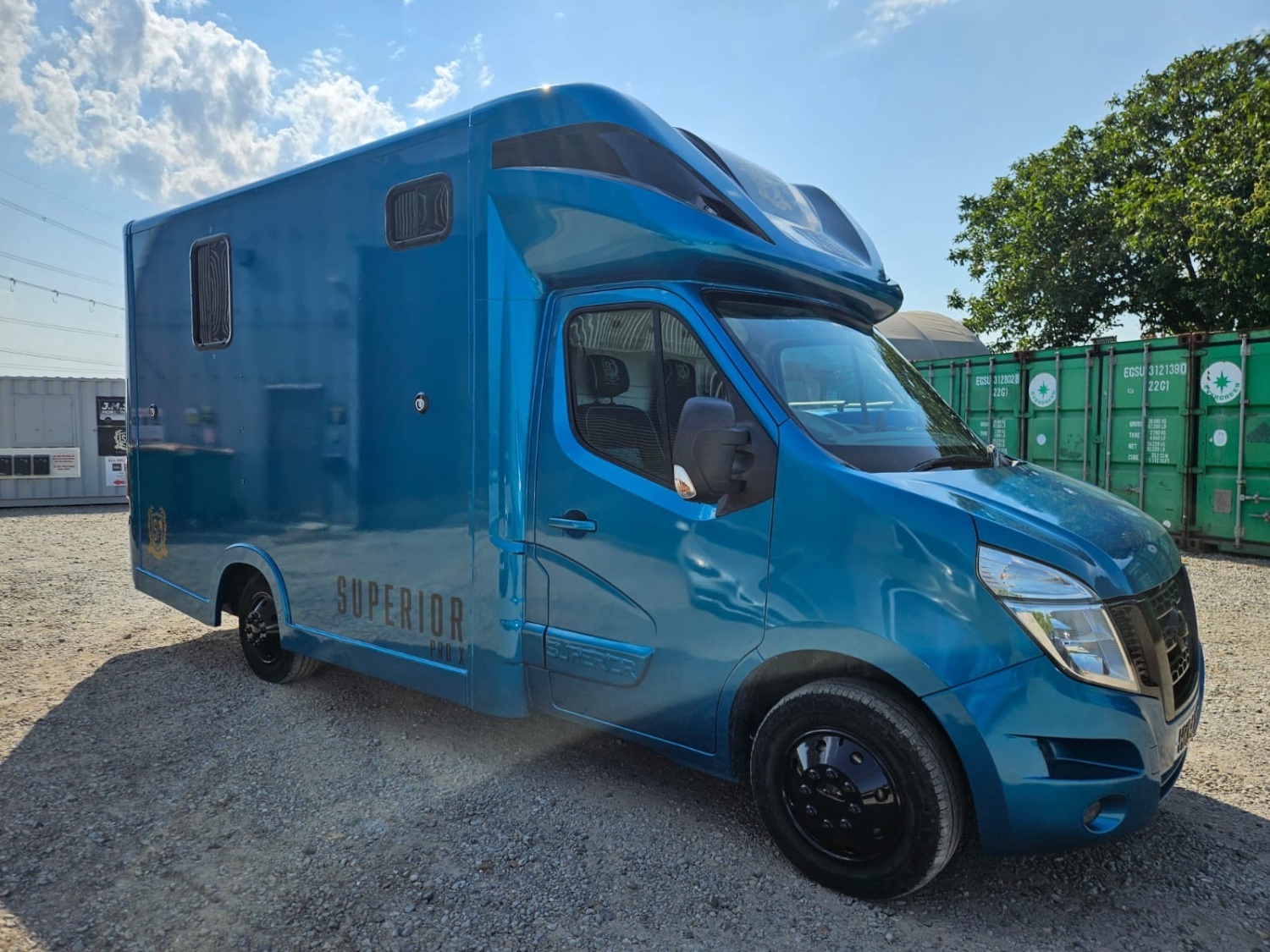 Superior Pro X Nissan Horsebox - Horseboxes Up to 3.5 Tonnes