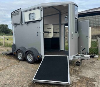 Ifor Williams HB506 Horse Trailer