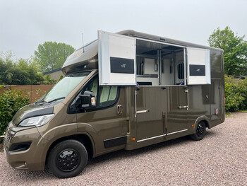 Foxy Horsebox