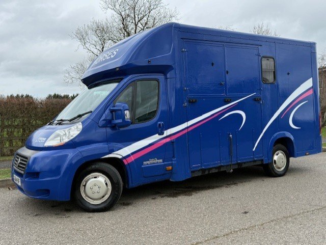 Equibabe Weekender Fiat Horsebox