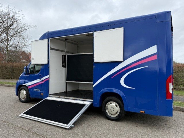 Equibabe Weekender Fiat Horsebox - Horseboxes Up to 3.5 Tonnes