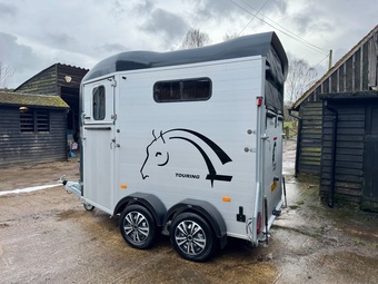 2019 Cheval Liberte Touring Country with tack room Horse Trailer