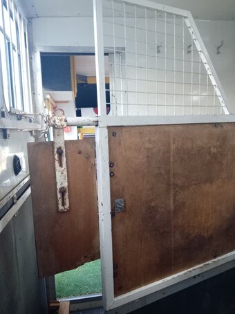 Horsebox Internal Partitions, Rear Safety Gates & Rug Rack Set
