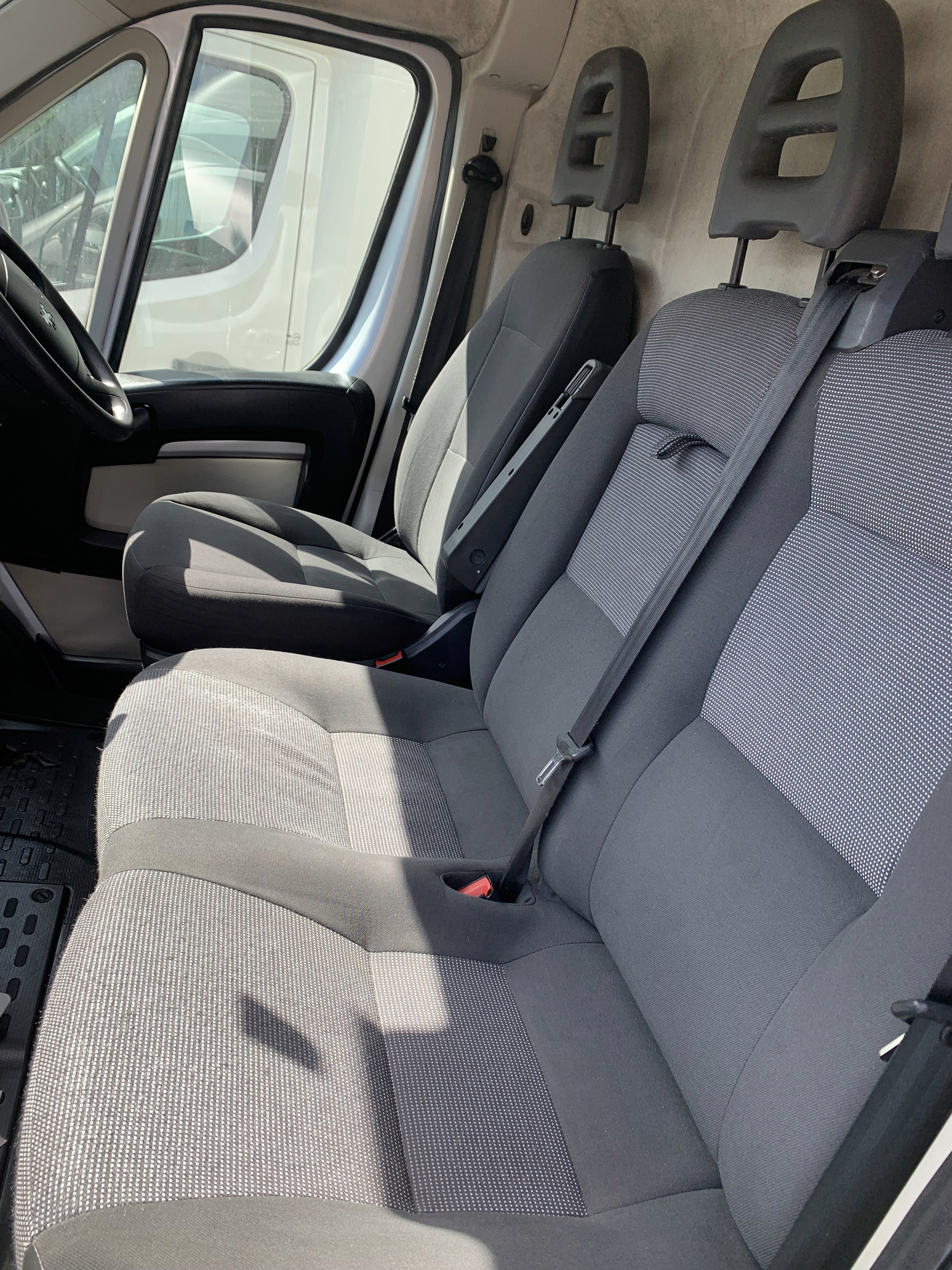 Select Hawk Peugeot Horsebox 