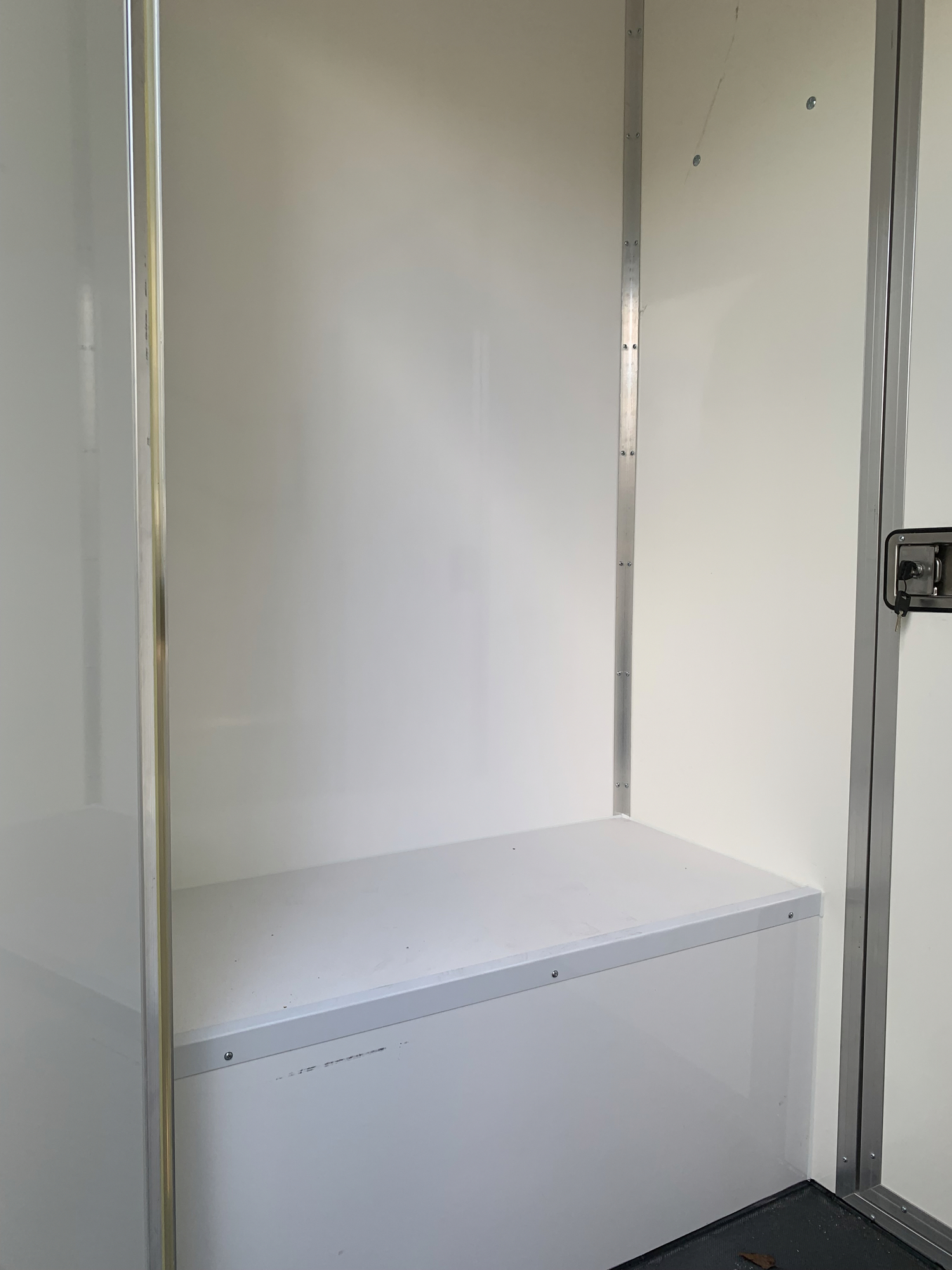 Horseboxes Up to 3.5 Tonnes - Select Hawk Peugeot Horsebox in 