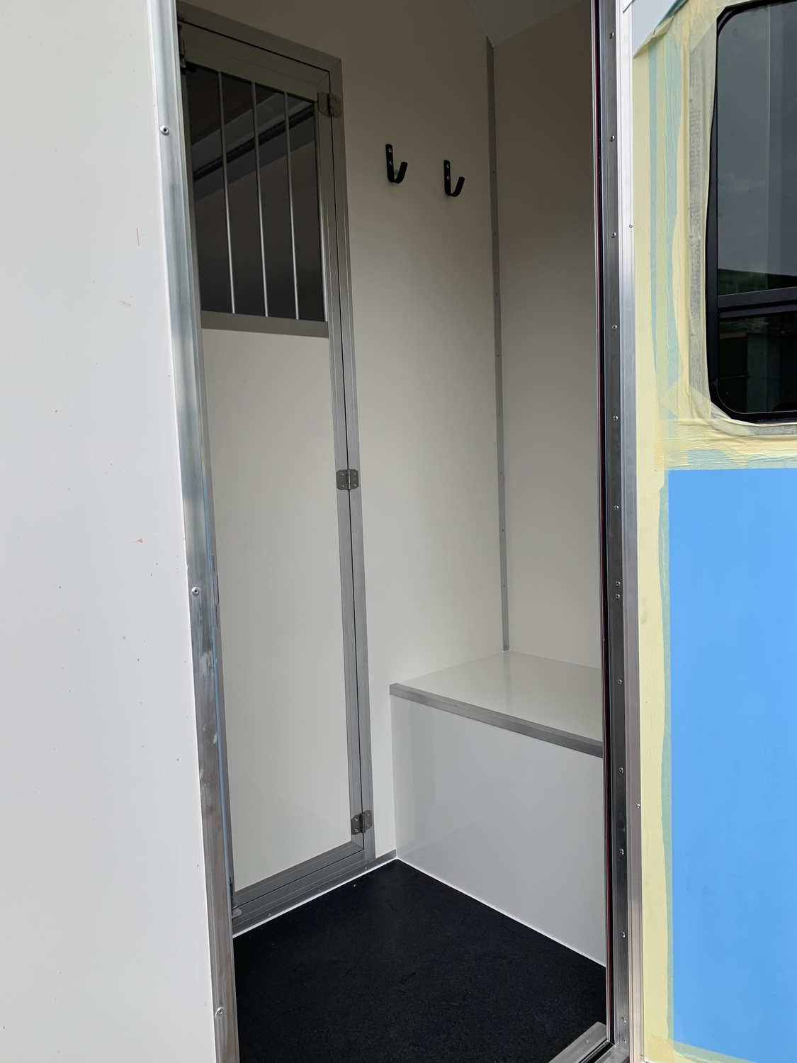 Select Pro Vauxhall Horsebox 