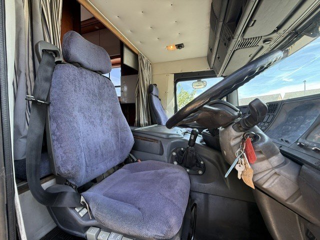 K AND P  Coach builders Scania 310 18 ton  Horsebox