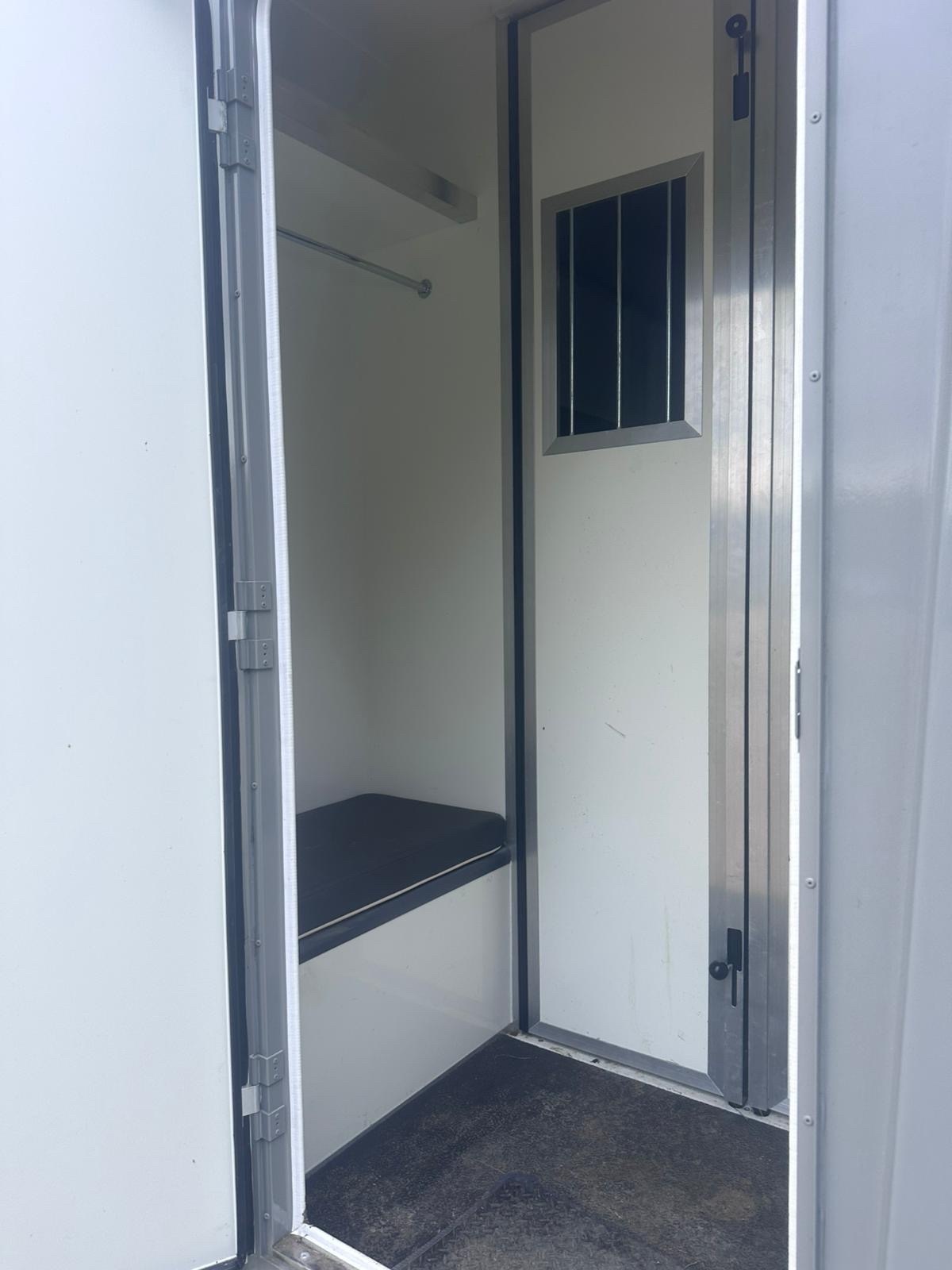 Horseboxes Up to 3.5 Tonnes - Foxy Relay Citroen Horsebox in 