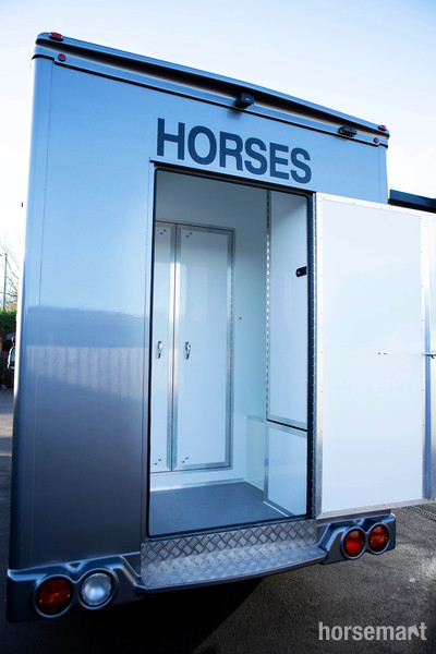 Hunter   Horsebox - Horseboxes Up to 3.5 Tonnes in 