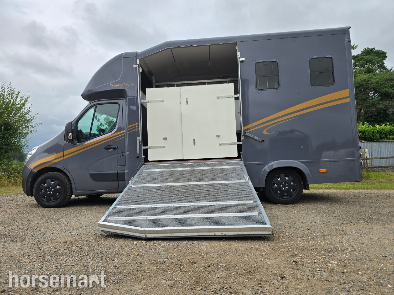 Peper Harow  Vauxhall Horsebox