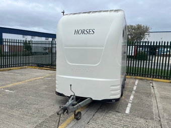 Equi-Trek Space-Treka L Horse Trailer