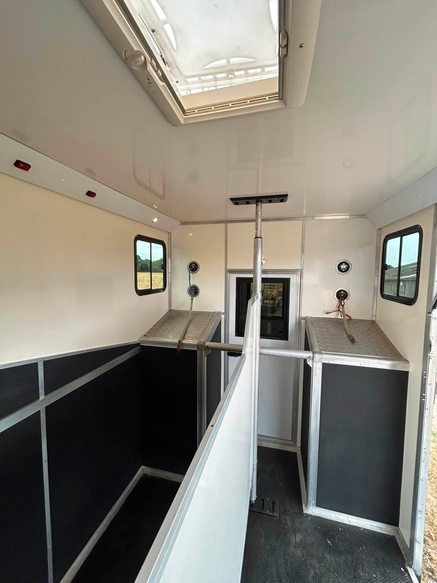 Horseboxes 3.6-7.5 Tonnes - Other  Renault Horsebox in 