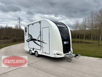 2022 Equi-Trek Day Treka Excel Horse Trailer