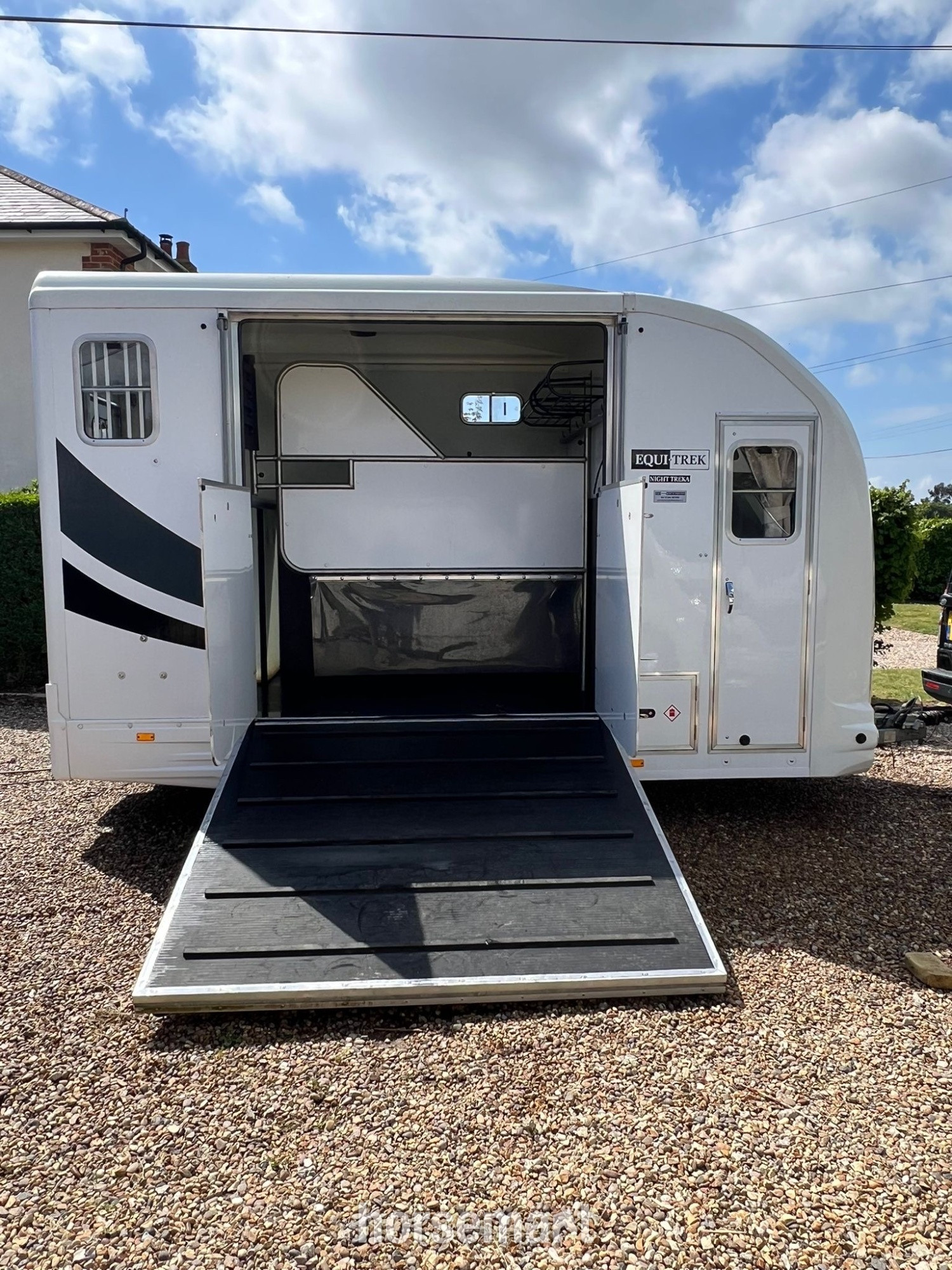 Equi-Trek Night-Treka  Horse Trailer