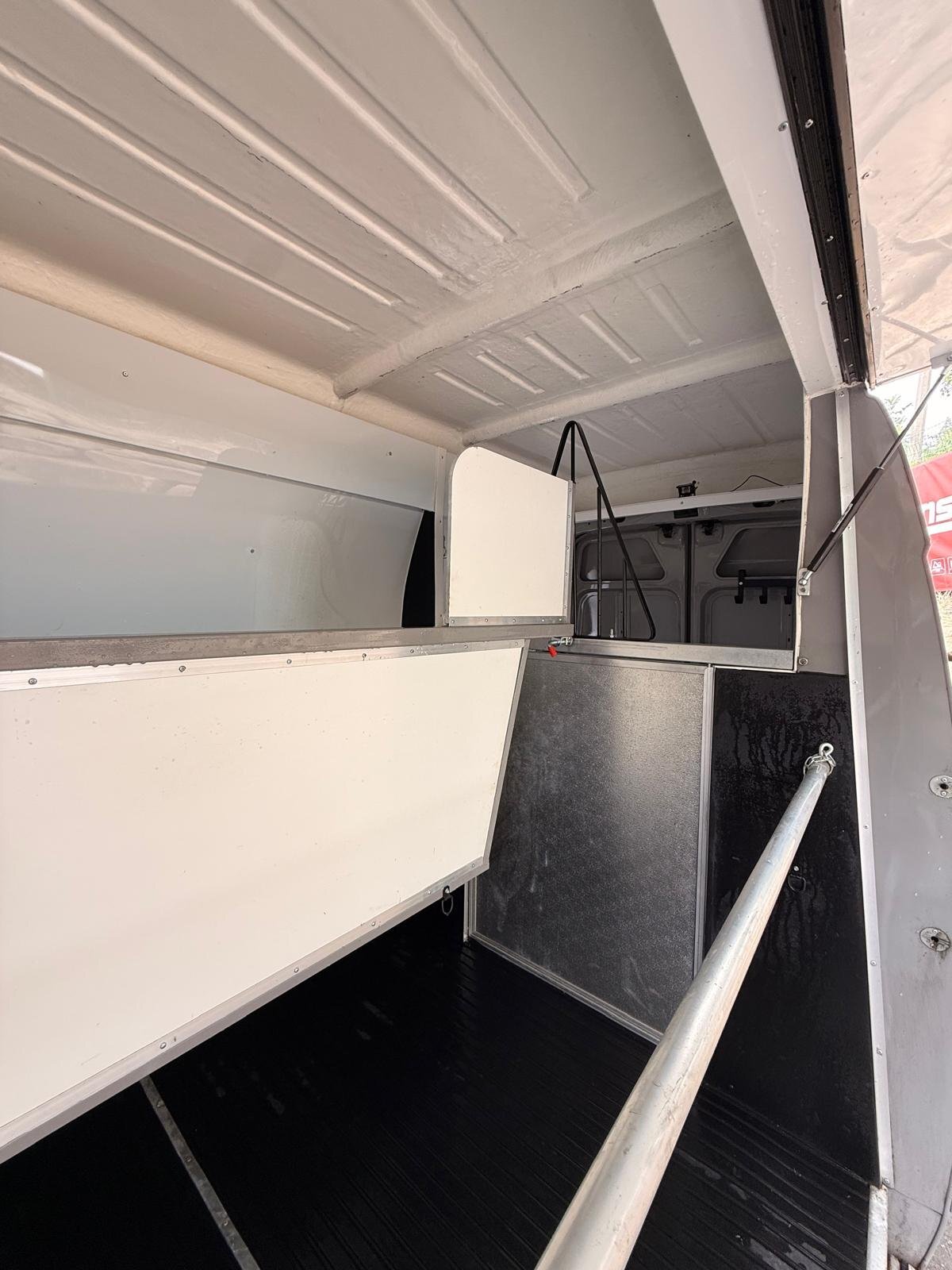 Equi-Sport  Vauxhall Horsebox 