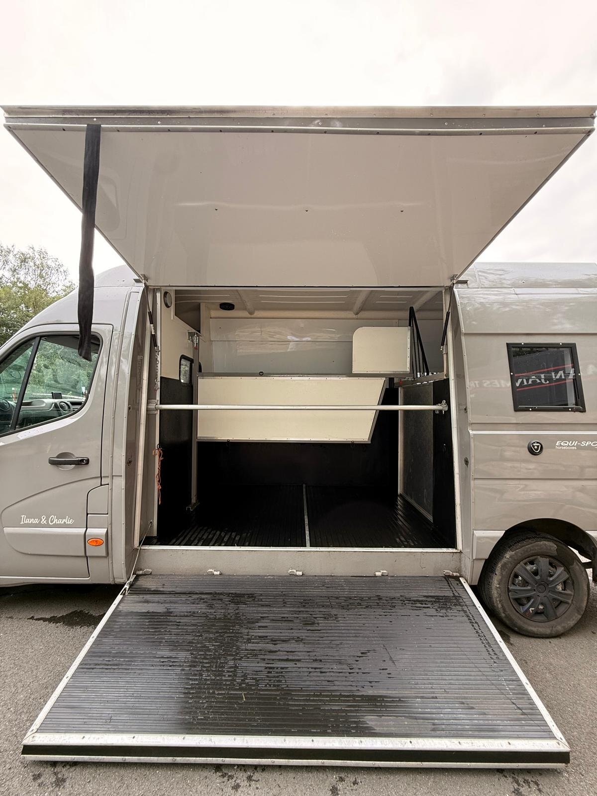 Horseboxes Up to 3.5 Tonnes - Equi-Sport  Vauxhall Horsebox in 