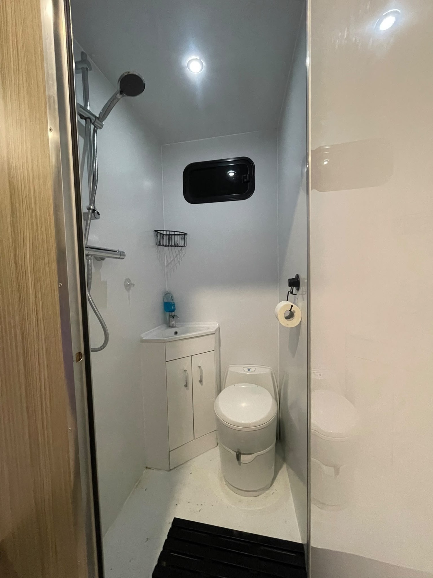 Andrew Maudsley  Daf Trucks Horsebox - Horseboxes 3.6-7.5 Tonnes in 