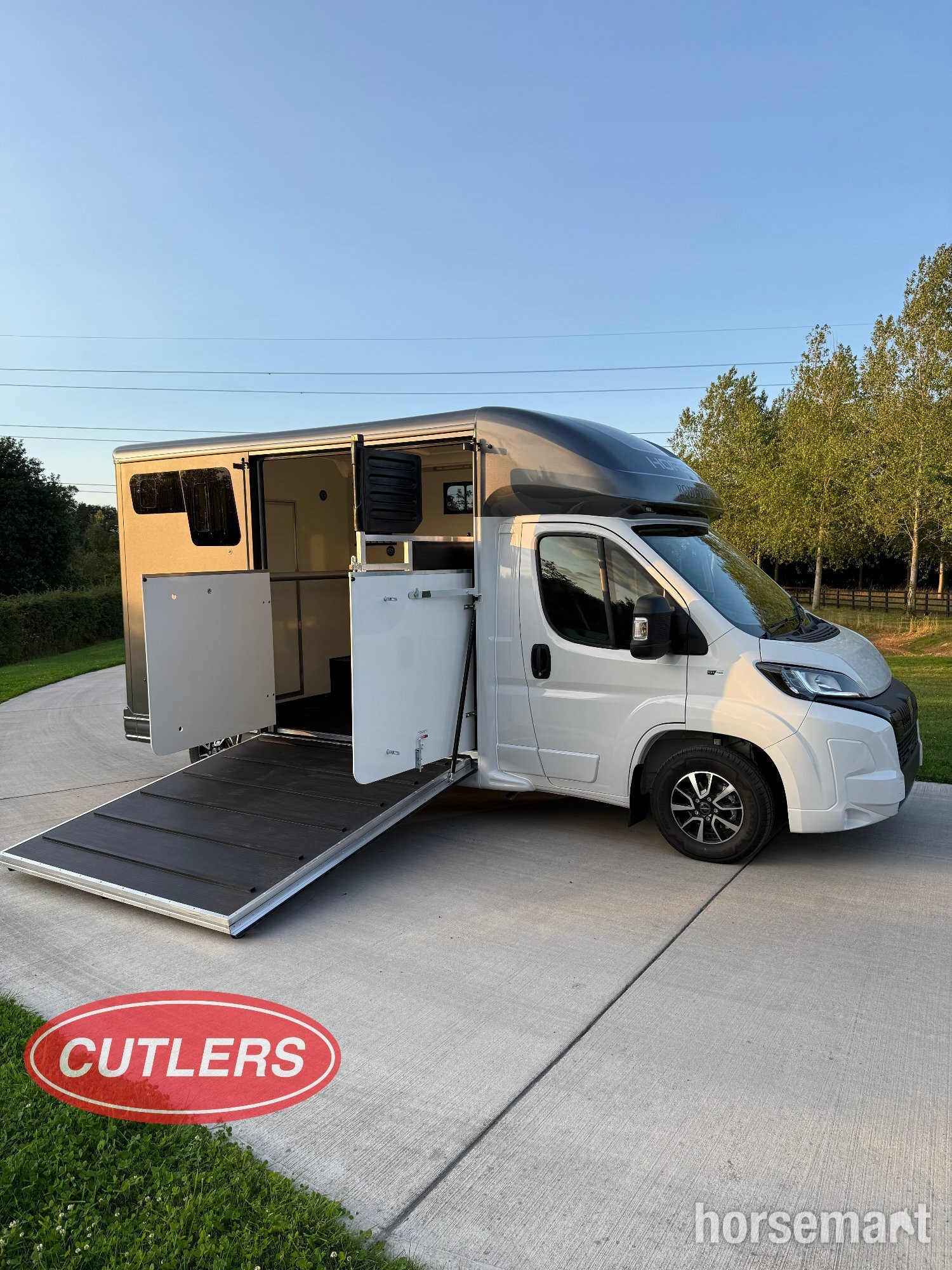 Equi-Trek Sonic Excel Peugeot Horsebox 