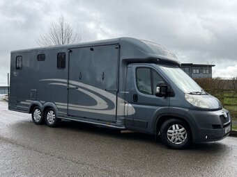 Equi-Trek Valiant Peugeot Horsebox