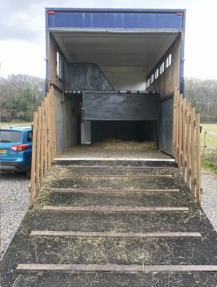Horseboxes 3.6-7.5 Tonnes - Hayling Iveco 75 E15 Iveco-ford Horsebox