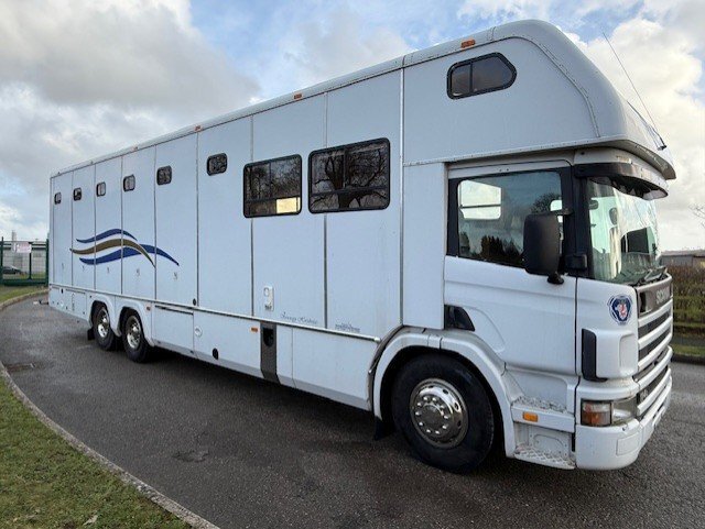 Sovereign 340 Scania Horsebox - Horseboxes Over 7.6 Tonnes