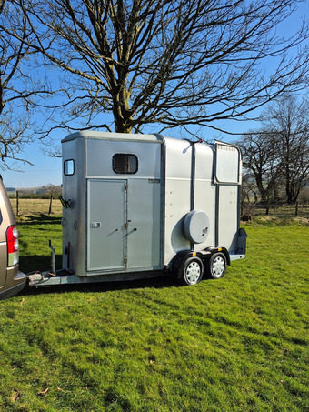 2005 Ifor Williams HB510 Classic Horse Trailer