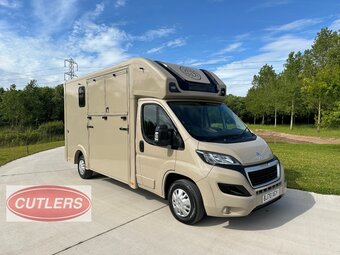 2020 Peugeot Boxer Horsebox