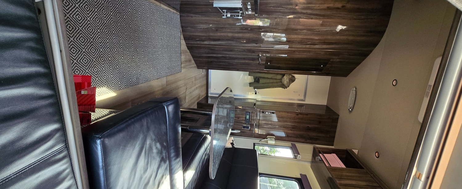 Equi-Trek Endeavour Excel Isuzu Horsebox - Horseboxes 3.6-7.5 Tonnes in 