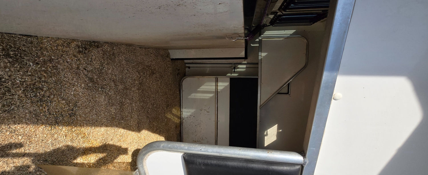 Horseboxes 3.6-7.5 Tonnes - Equi-Trek Endeavour Excel Isuzu Horsebox