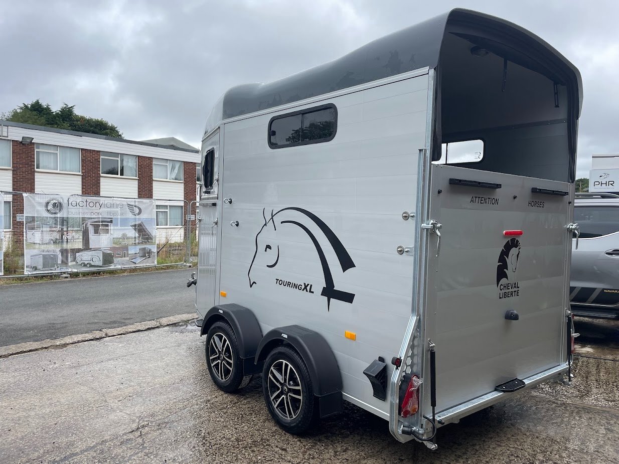 Cheval Liberte Touring XL   Horse Trailer - Horse Trailers in 