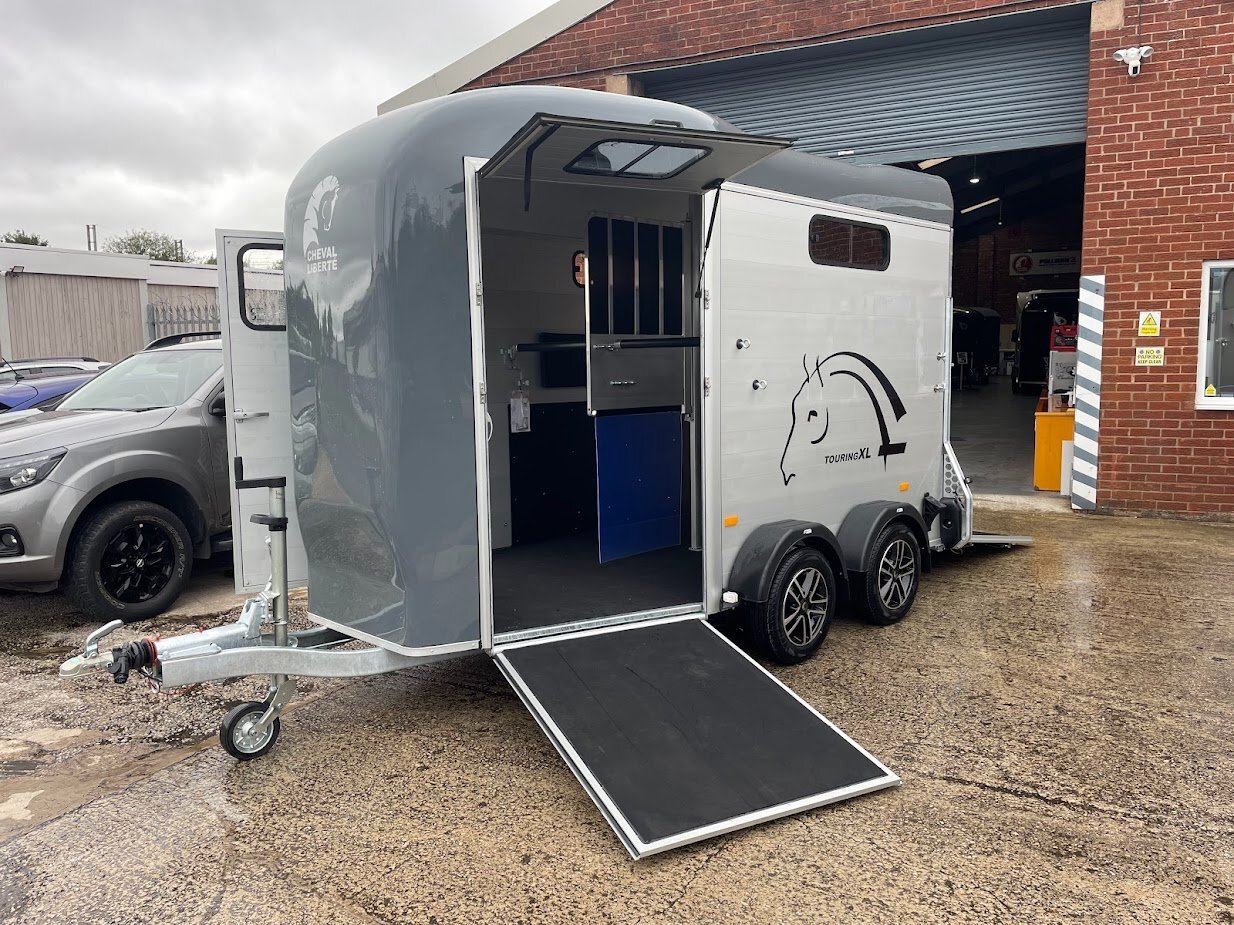 Horse Trailers - Cheval Liberte Touring XL   Horse Trailer in 