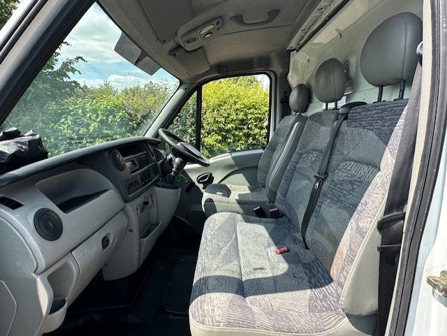 JMS  Renault Horsebox - Horseboxes Up to 3.5 Tonnes in 