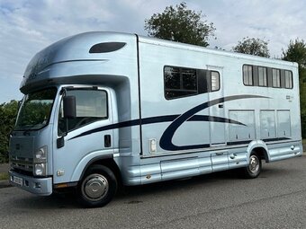 Isuzu 3 stall - Sleeps 4 - Automatic - Horsebox from new Horsebox