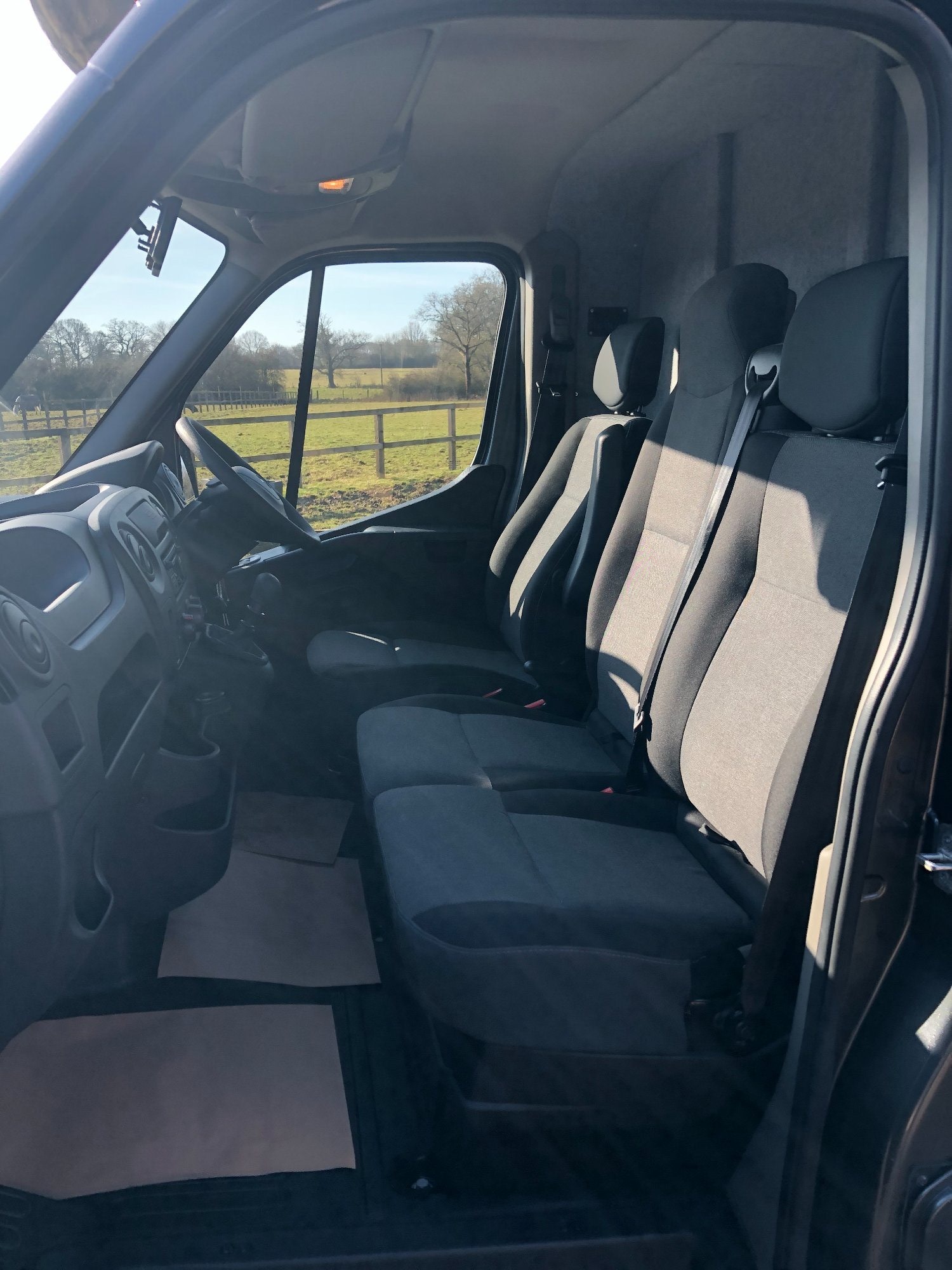 Prime 3.5 tonne Renault Trucks Horsebox - Horseboxes Up to 3.5 Tonnes