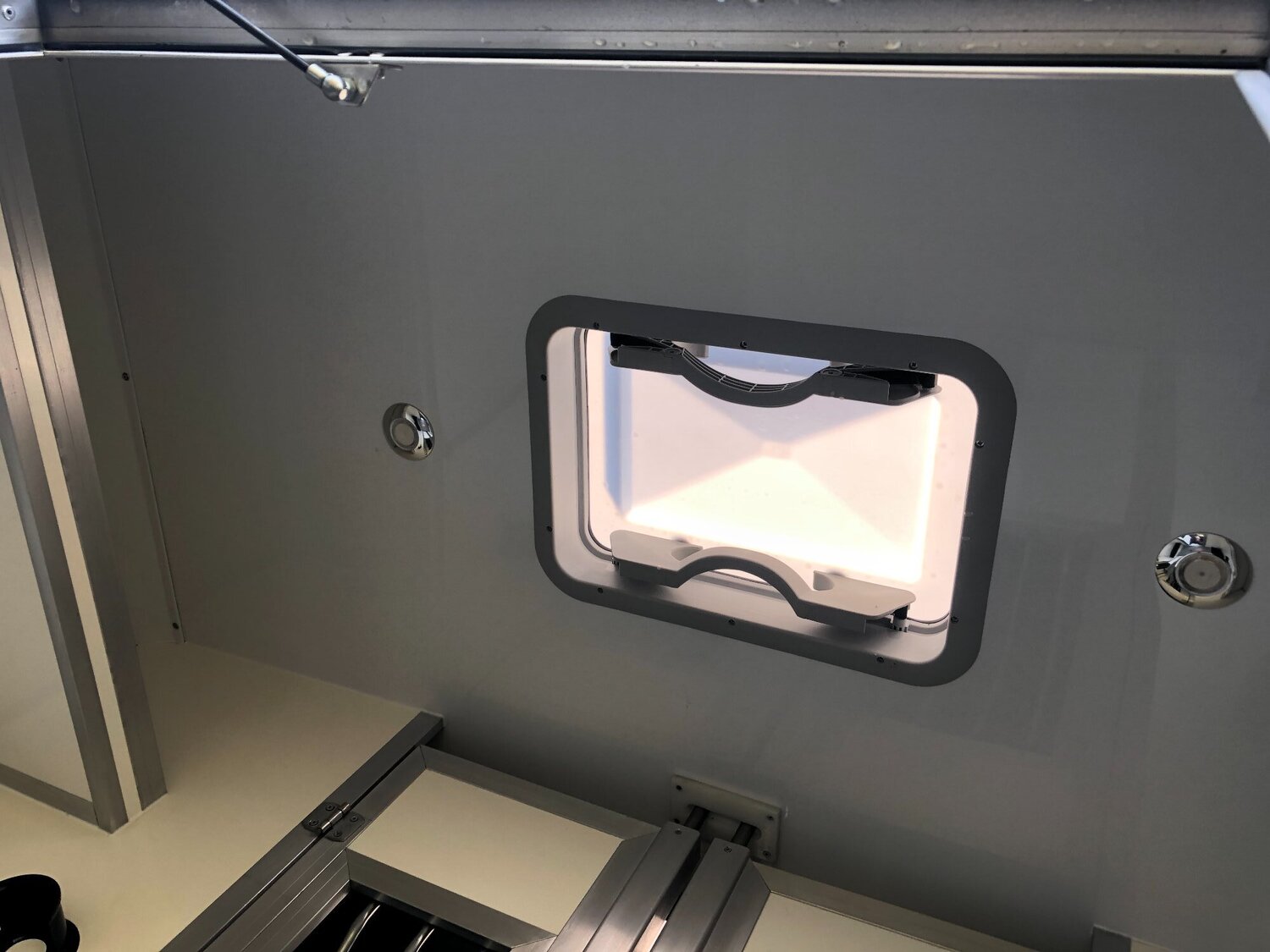 Horseboxes Up to 3.5 Tonnes - Prime 3.5 tonne Renault Trucks Horsebox in 