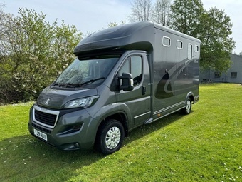 2019 Peugeot Boxer Horsebox