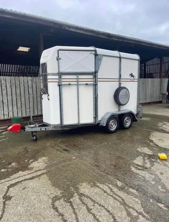 Bateson Deauville Horse Trailer