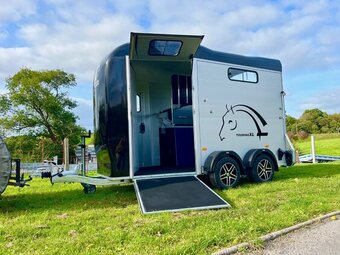 Cheval Liberte Touring Country XL Horse Trailer