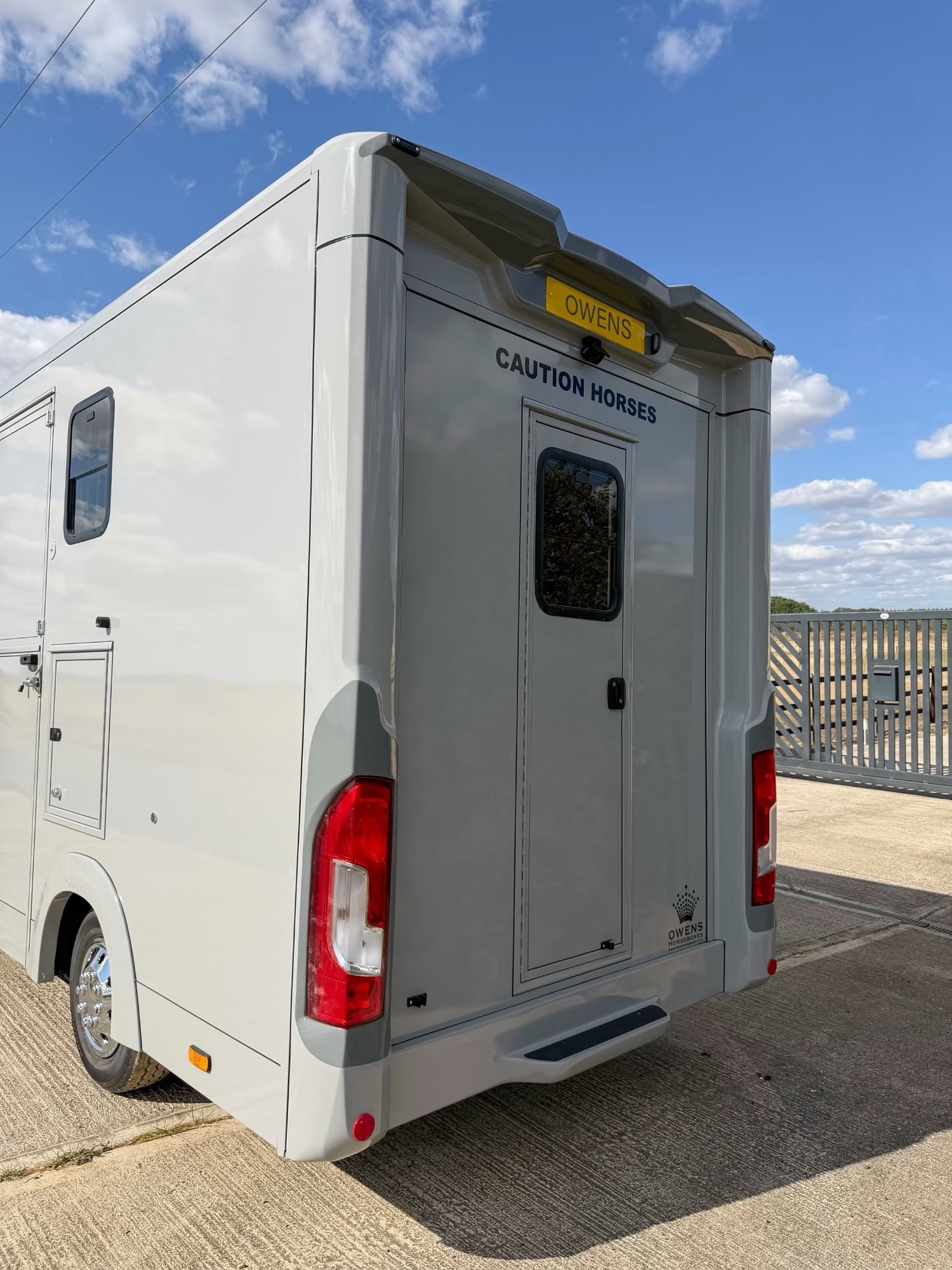 Owens Evolution | Porsche Crayon Grey | 73 Plate | 3.5T Vauxhall Movano Horsebox 